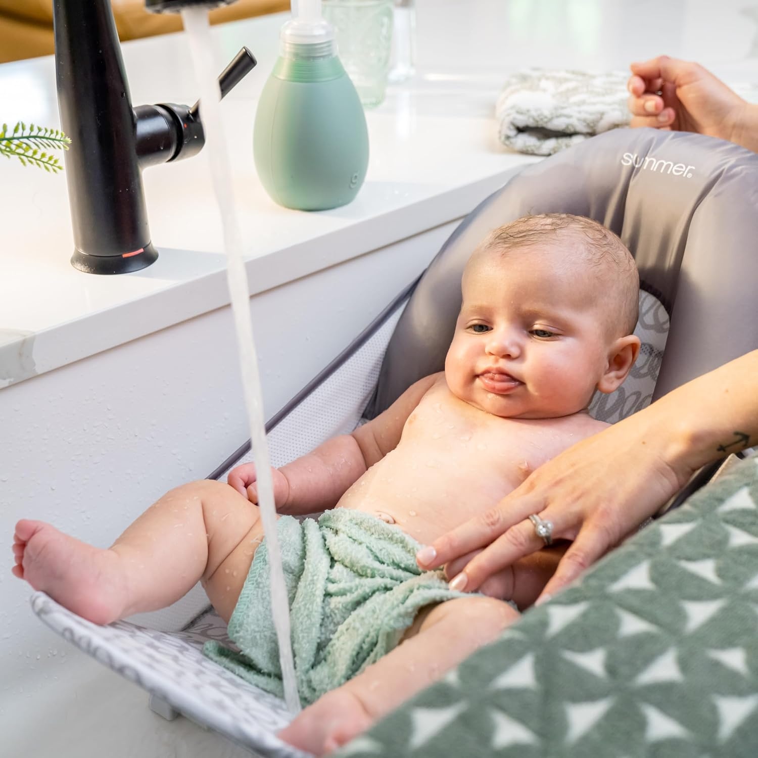 image:imageIngenuity Foldaway 2Position Baby Bath Seat Adjustable Support for Sink or Bathtub Ages 06 Months up to 20 Pounds MachineWashable SlingGris